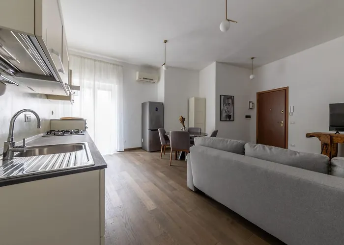 Arena 35 - Leia Hospitality *